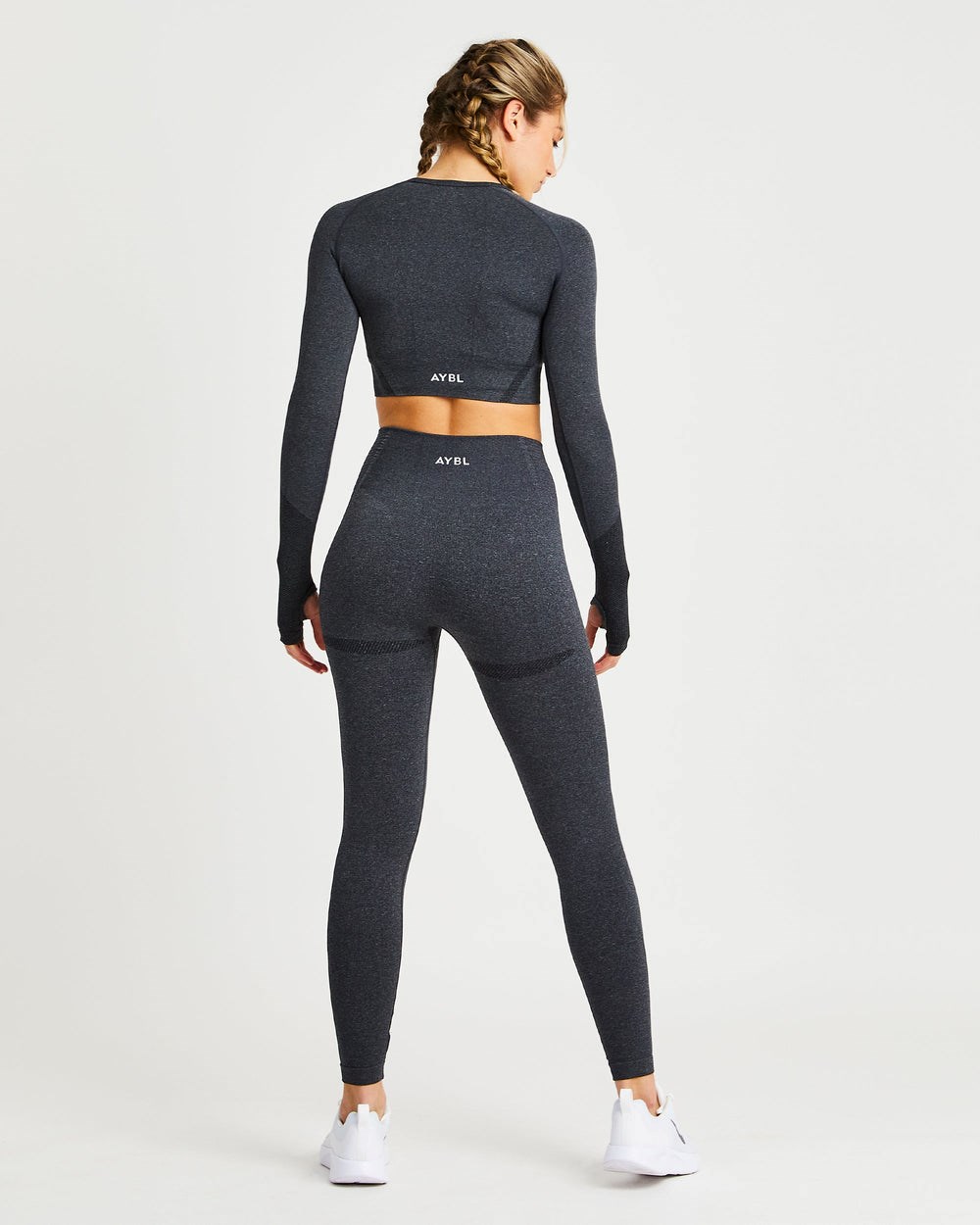 AYBL Balance V2 Seamless Long Sleeve Crop Top Schwarz | 17495-BYOQ