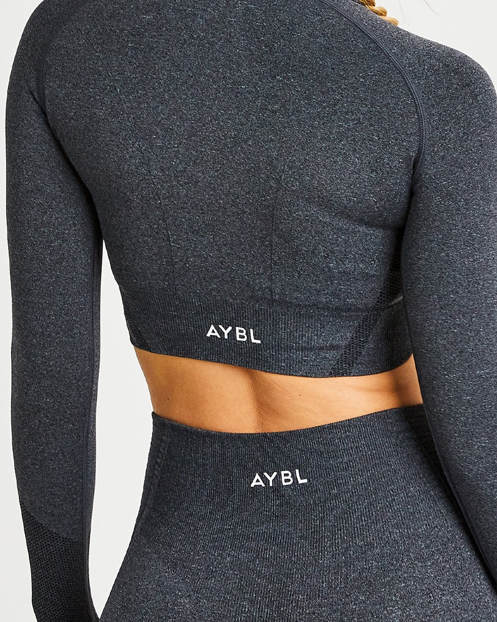 AYBL Balance V2 Seamless Long Sleeve Crop Top Schwarz | 78536-HCNP