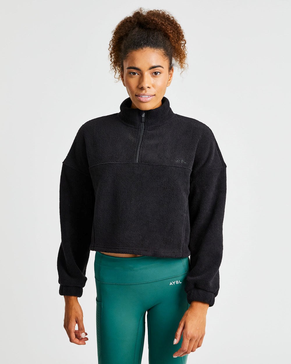 AYBL Effortless Oversized Cropped Fleece Schwarz | 76534-LEKS