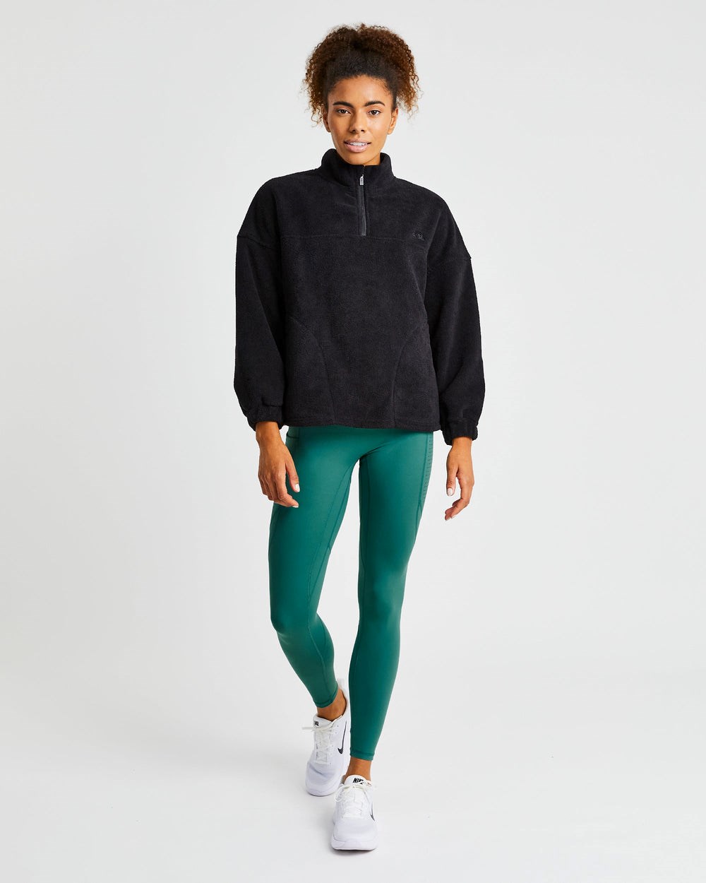 AYBL Effortless Oversized Fleece Schwarz | 01826-HZLN