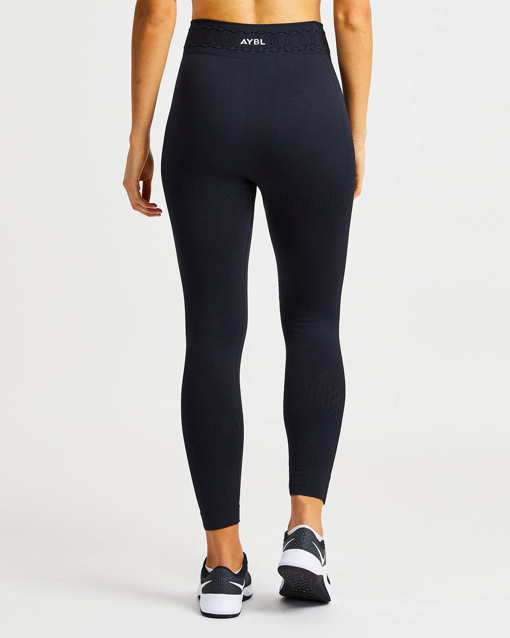 AYBL Elevate Seamless Leggings Schwarz | 37451-MDSZ