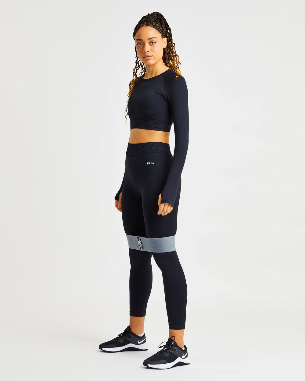 AYBL Elevate Seamless Long Sleeve Crop Top Schwarz | 76148-WDIZ