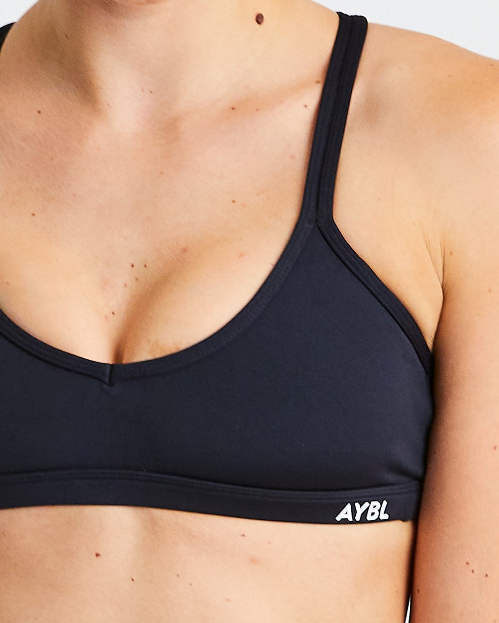 AYBL Essential Riemchen Sports Bra Schwarz | 94356-HFJB