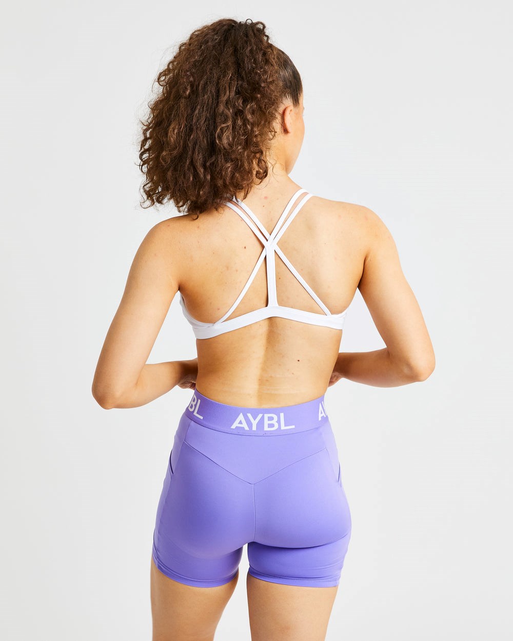 AYBL Essential Riemchen Sports Bra Weiß | 39475-EJBV