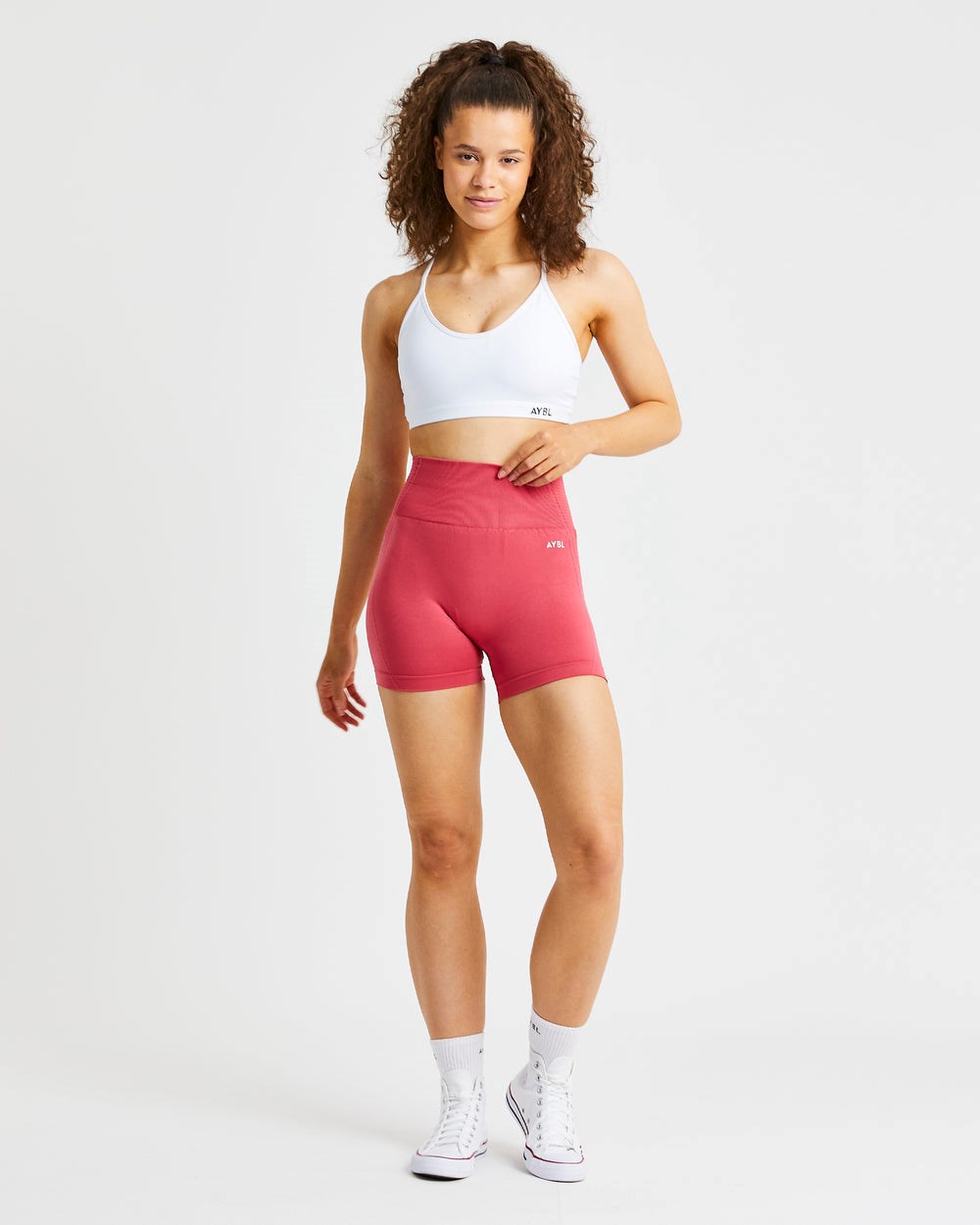 AYBL Essential V Neck Sports Bra Weiß | 92874-ENCS