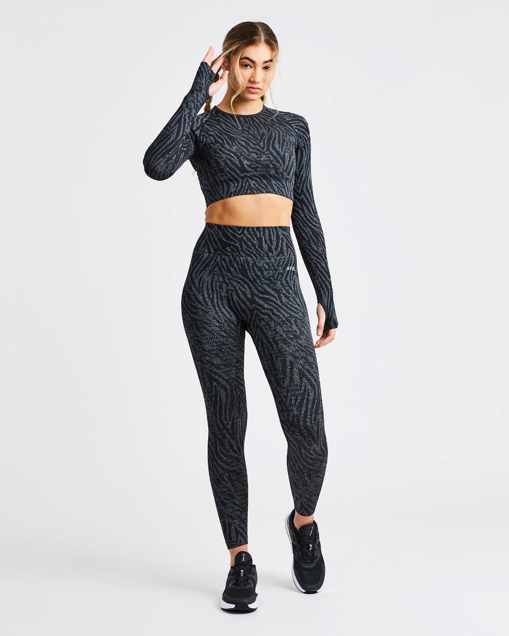 AYBL Evolve Animal Seamless Long Sleeve Crop Top Schwarz | 52170-NMEO