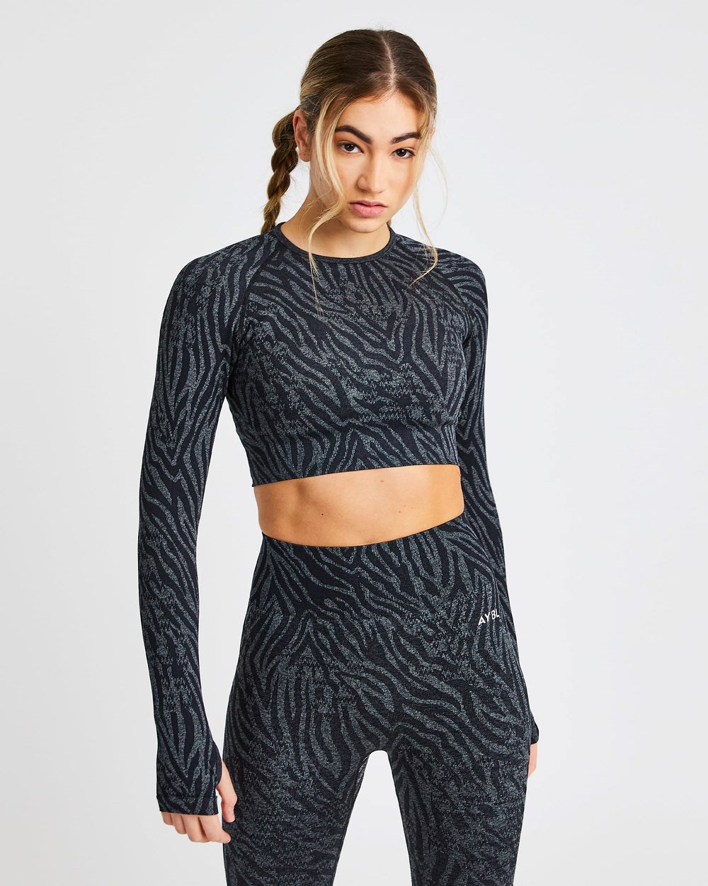 AYBL Evolve Animal Seamless Long Sleeve Crop Top Schwarz | 68415-OPFV