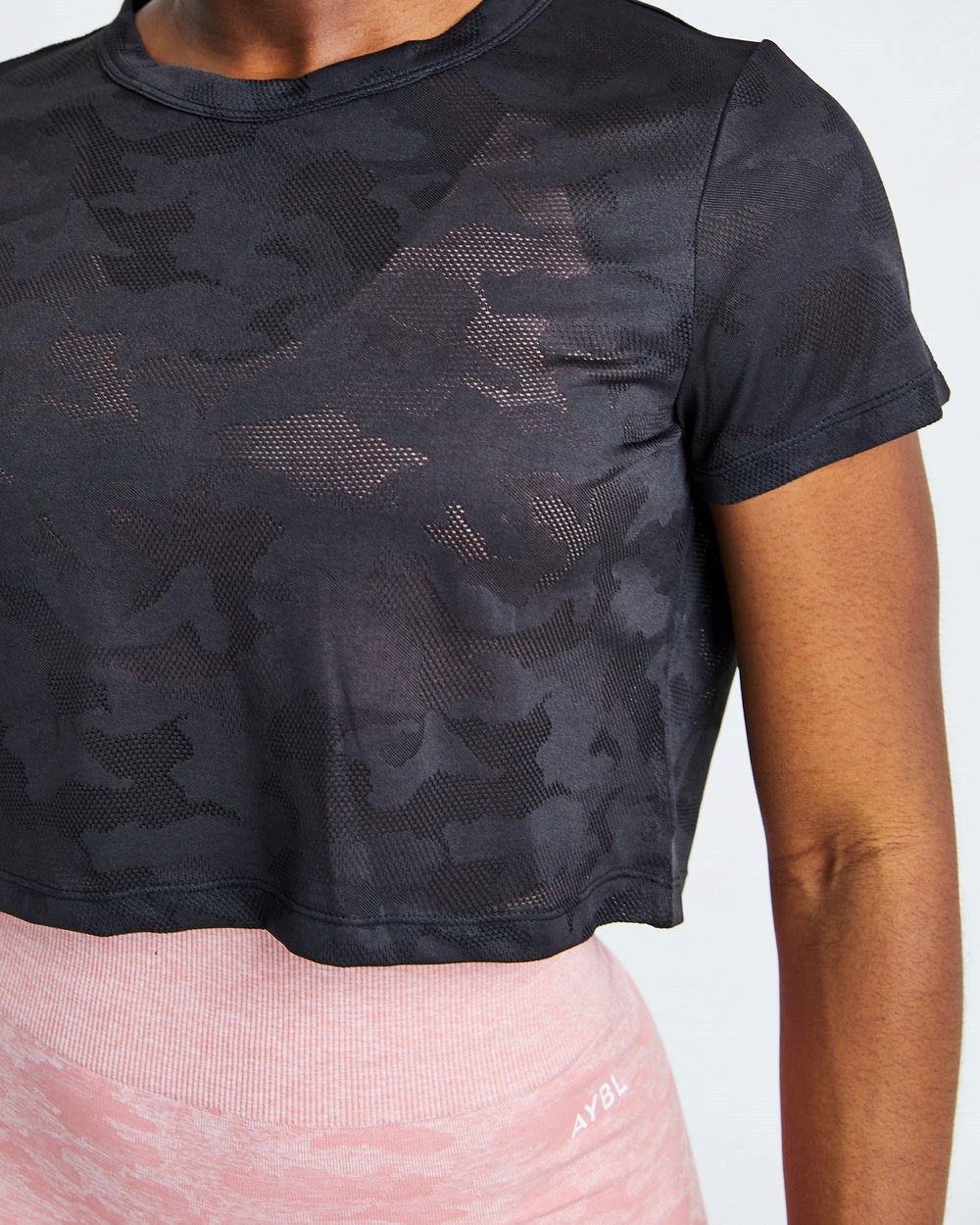 AYBL Evolve Camo Crop T Shirt Schwarz | 43851-BYMO