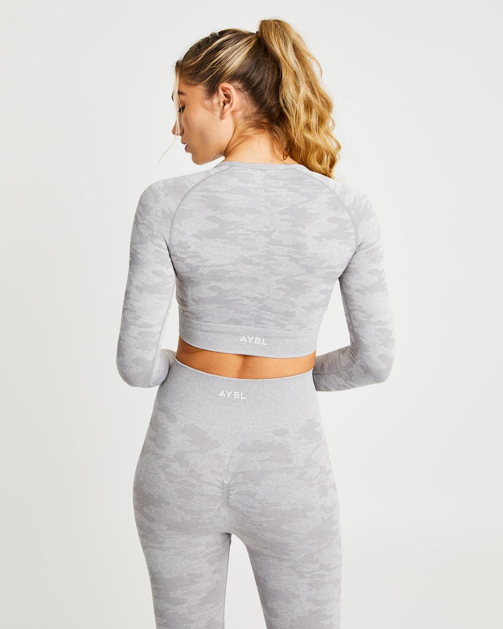 AYBL Evolve Camo Seamless Long Sleeve Crop Top Grau | 21735-DNYM