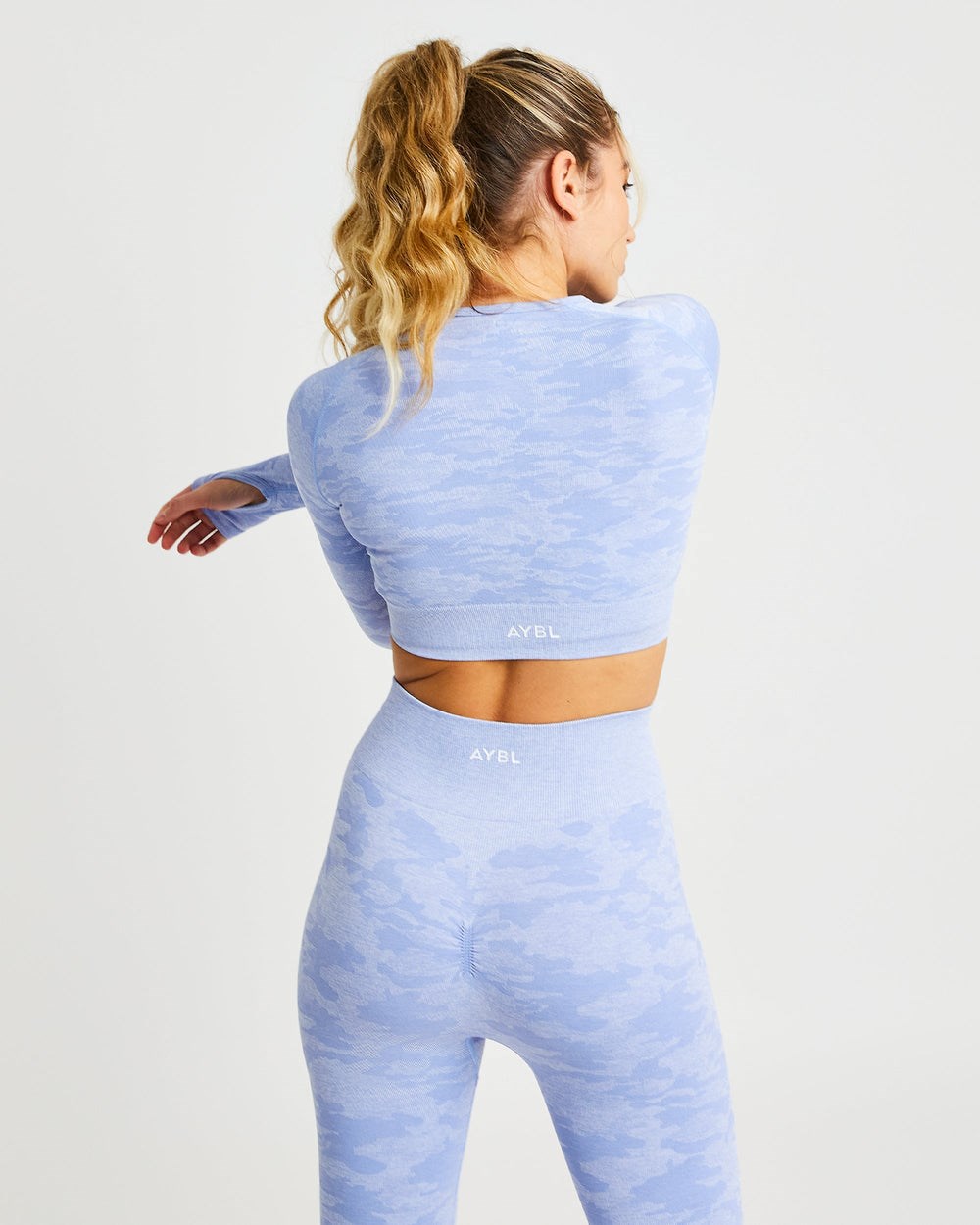 AYBL Evolve Camo Seamless Long Sleeve Crop Top Blau | 43562-PTVM