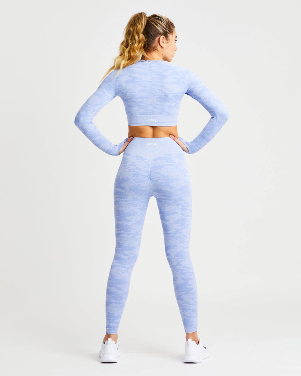 AYBL Evolve Camo Seamless Long Sleeve Crop Top Blau | 43562-PTVM