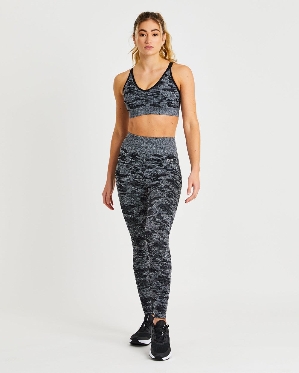 AYBL Evolve Camo Seamless Sports Bra Schwarz | 36540-AYRB