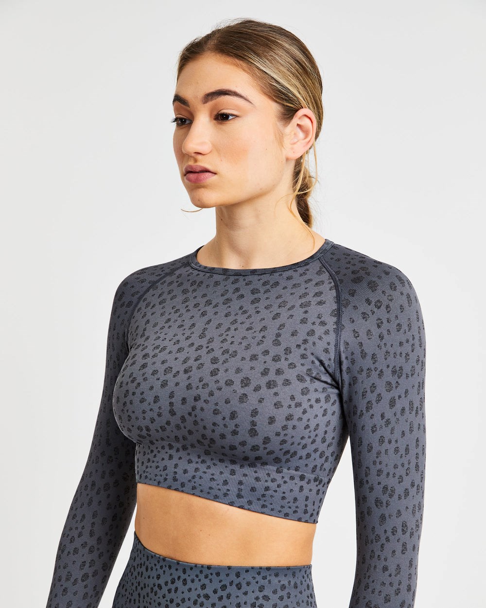 AYBL Evolve Speckle Seamless Long Sleeve Crop Top Charcoal | 05927-RBSG