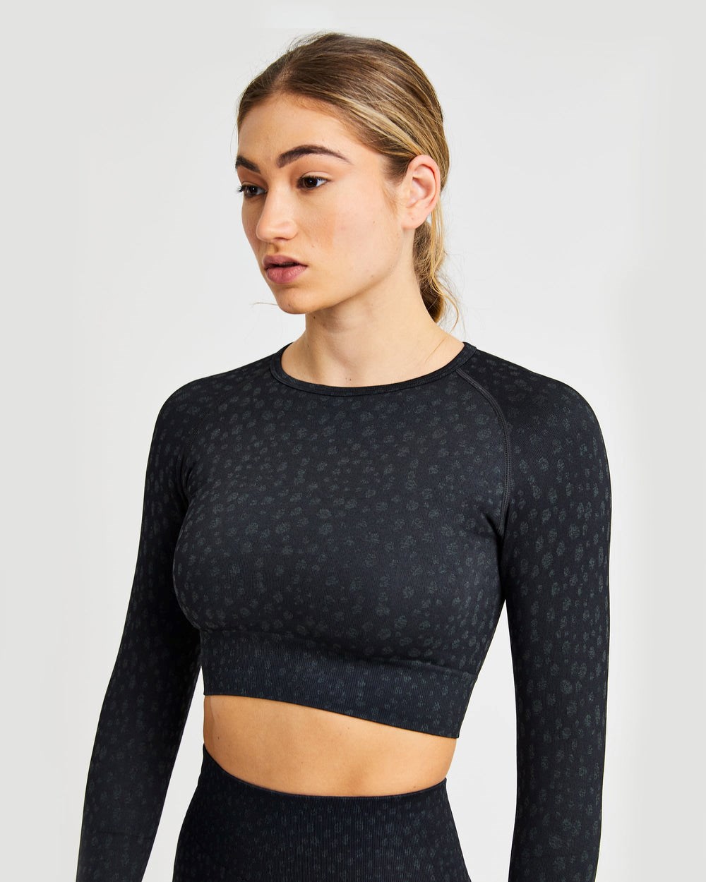 AYBL Evolve Speckle Seamless Long Sleeve Crop Top Schwarz | 20193-LYZE