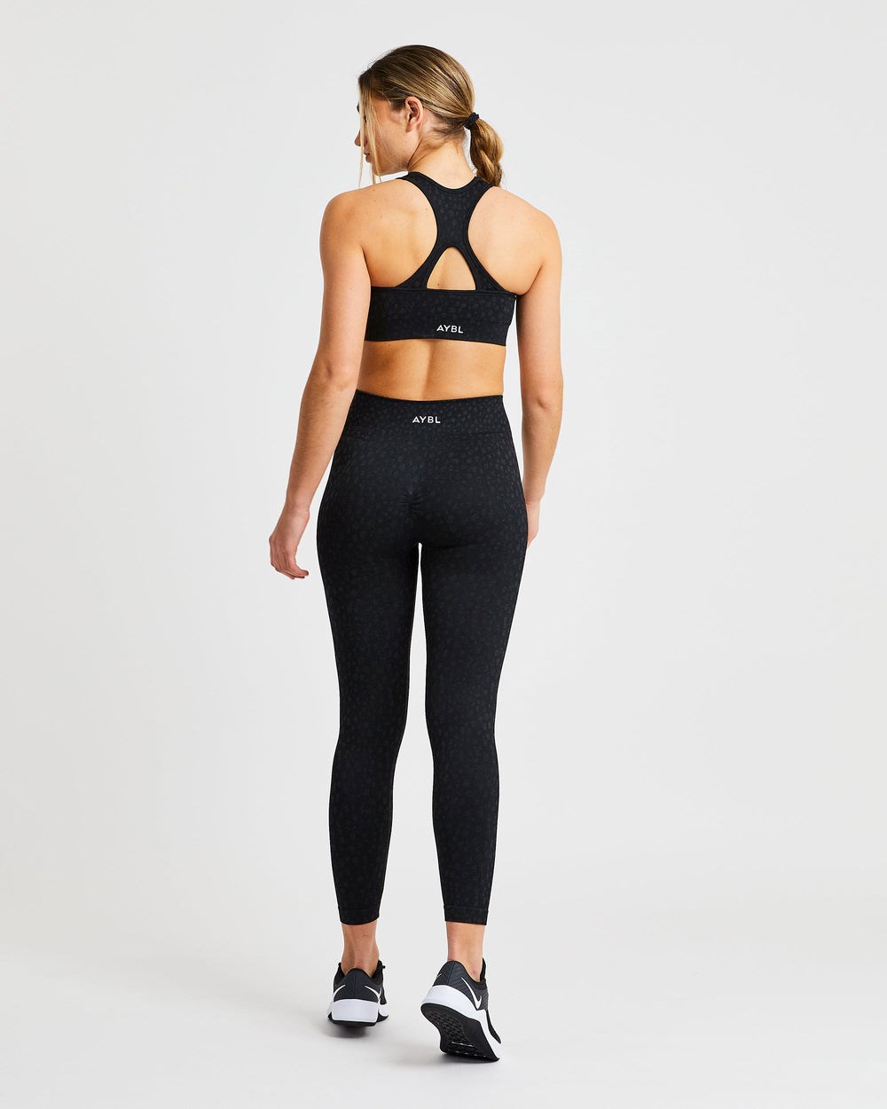 AYBL Evolve Speckle Seamless Sports Bra Schwarz | 05417-AXVO