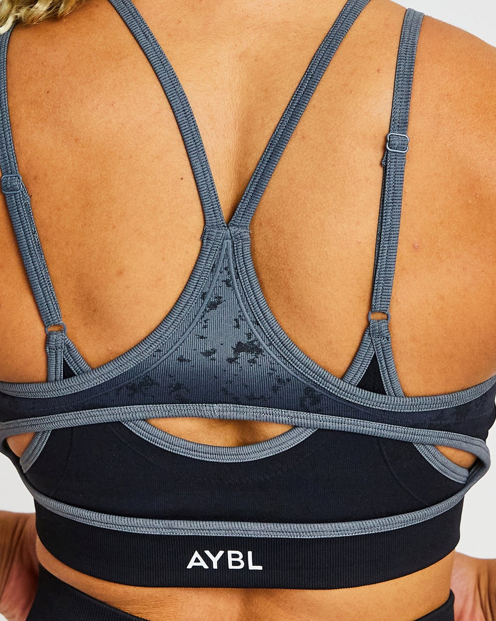 AYBL Flare Seamless Sports Bra Schwarz | 18320-NSVP