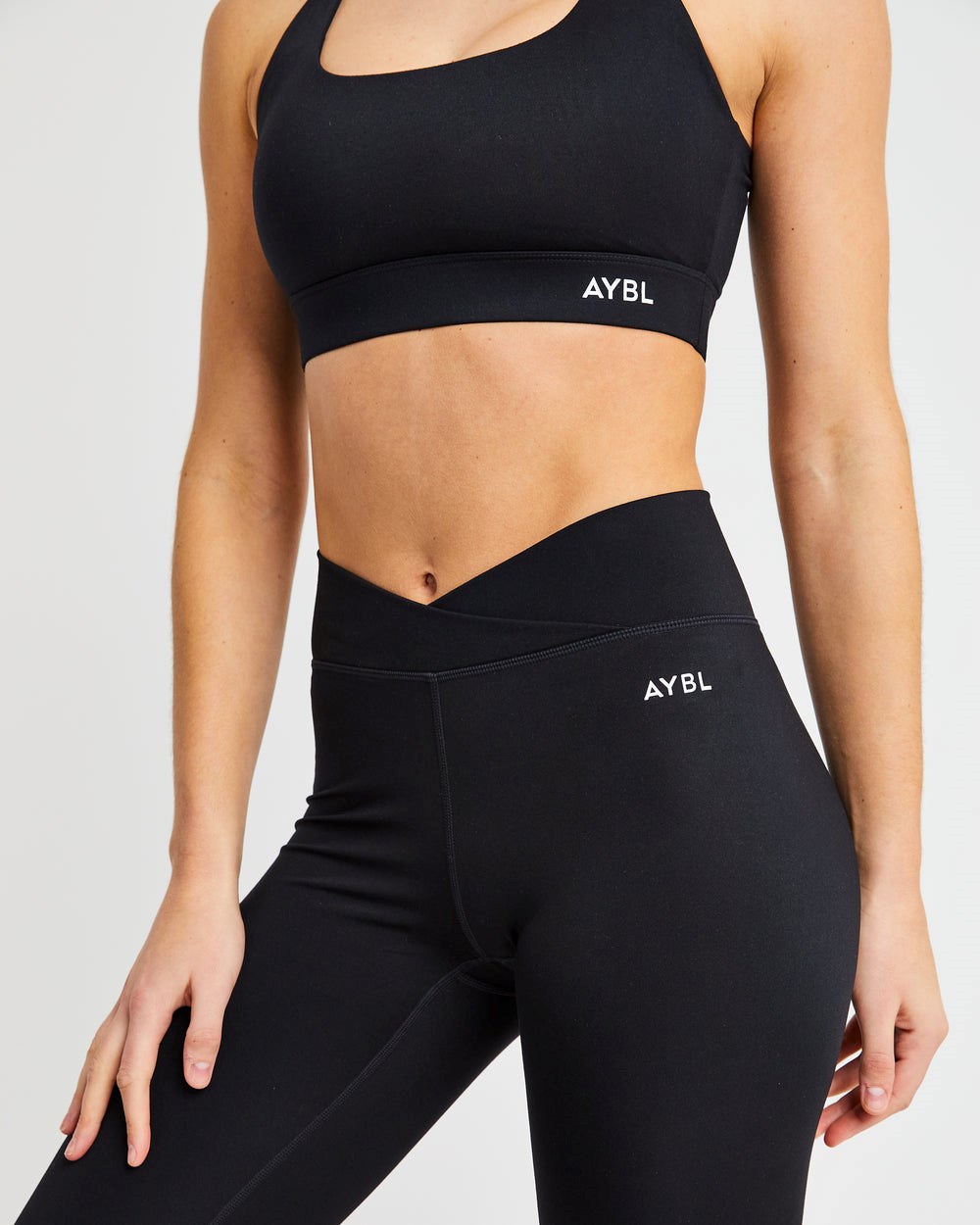 AYBL Flow Sports Bra Schwarz | 04189-AZYG