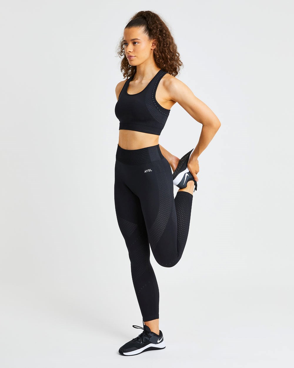 AYBL Ignite Seamless Leggings Schwarz | 30581-OXYH