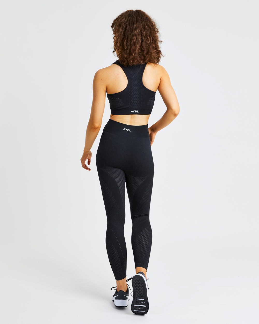 AYBL Ignite Seamless Sports Bra Schwarz | 03795-CSLK