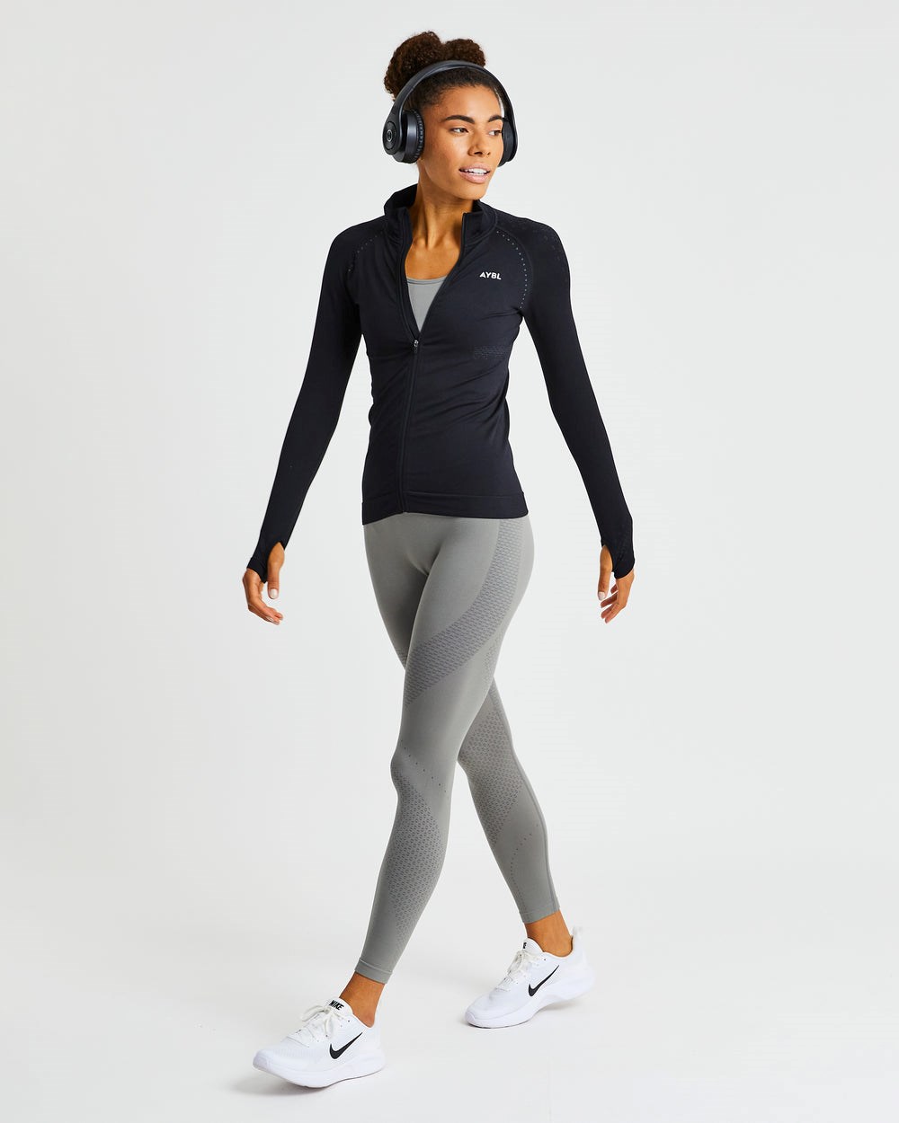 AYBL Ignite Seamless Zip Jacket Schwarz | 86745-XFOZ