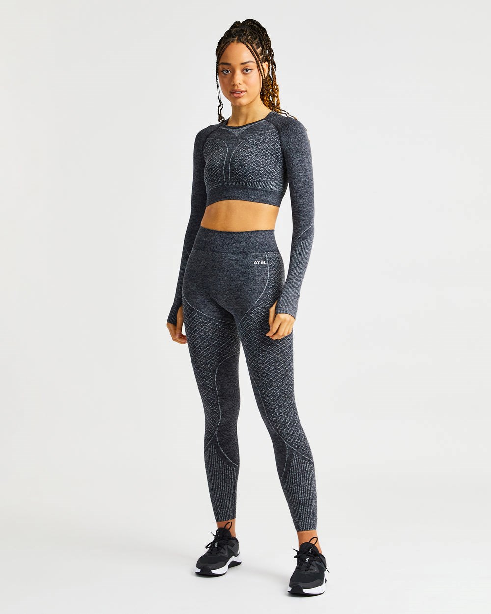 AYBL Impact Seamless Long Sleeve Crop Top Schwarz | 02915-KOME