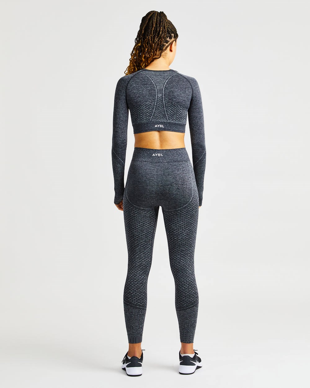 AYBL Impact Seamless Long Sleeve Crop Top Schwarz | 02915-KOME