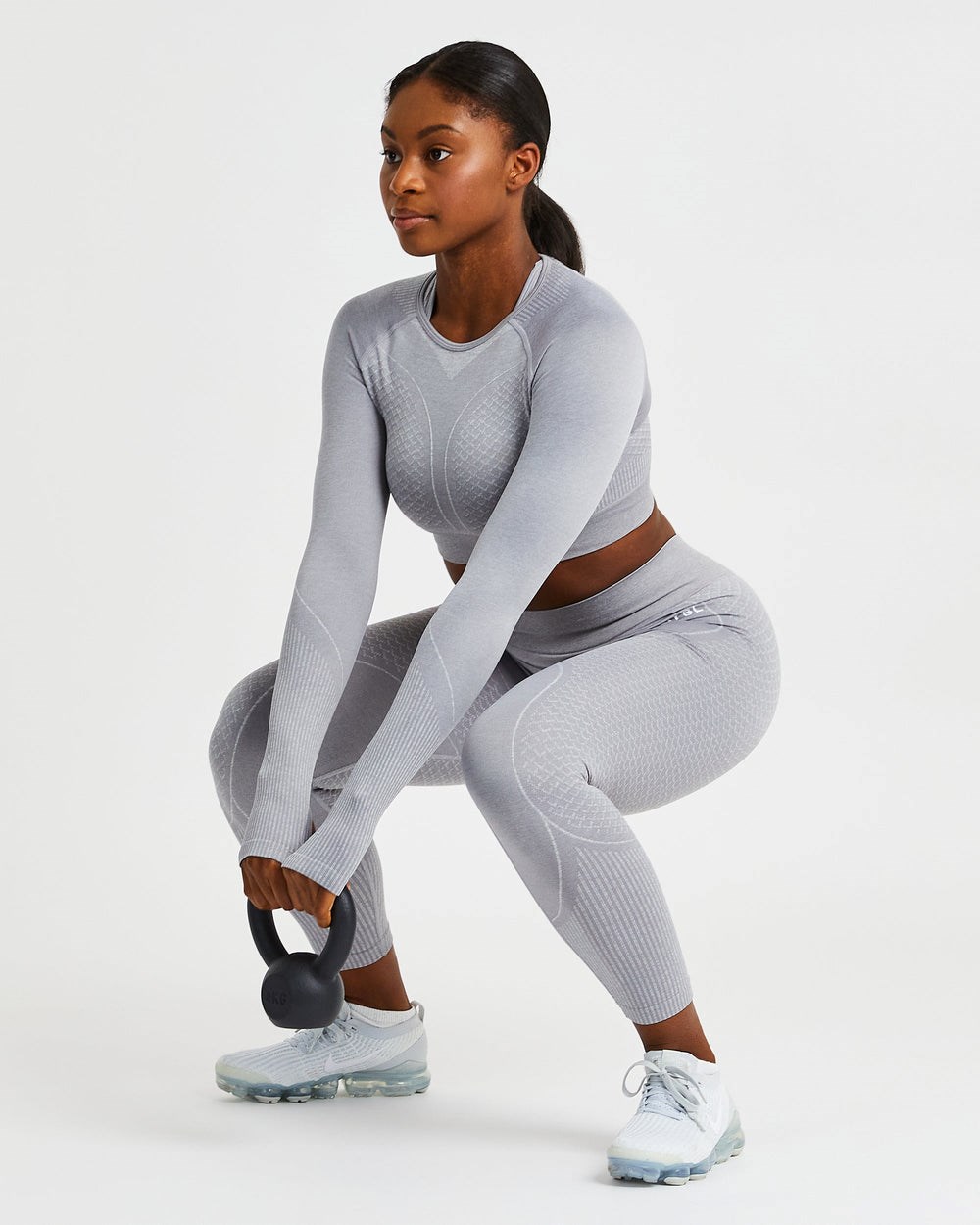 AYBL Impact Seamless Long Sleeve Crop Top Grau | 95763-TGIH