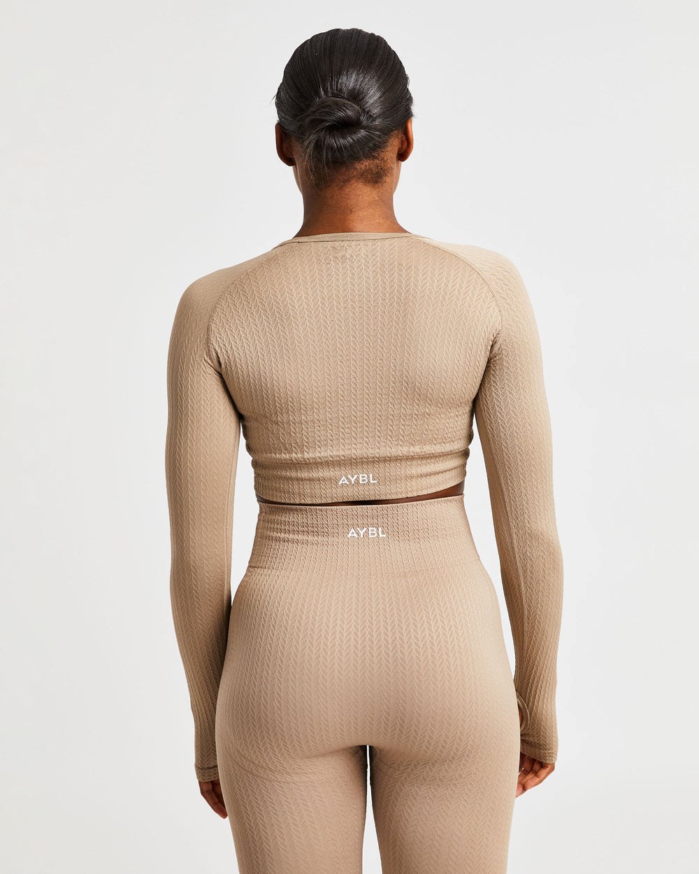 AYBL Luxe Seamless Long Sleeve Crop Top Mocha | 49176-NJUF