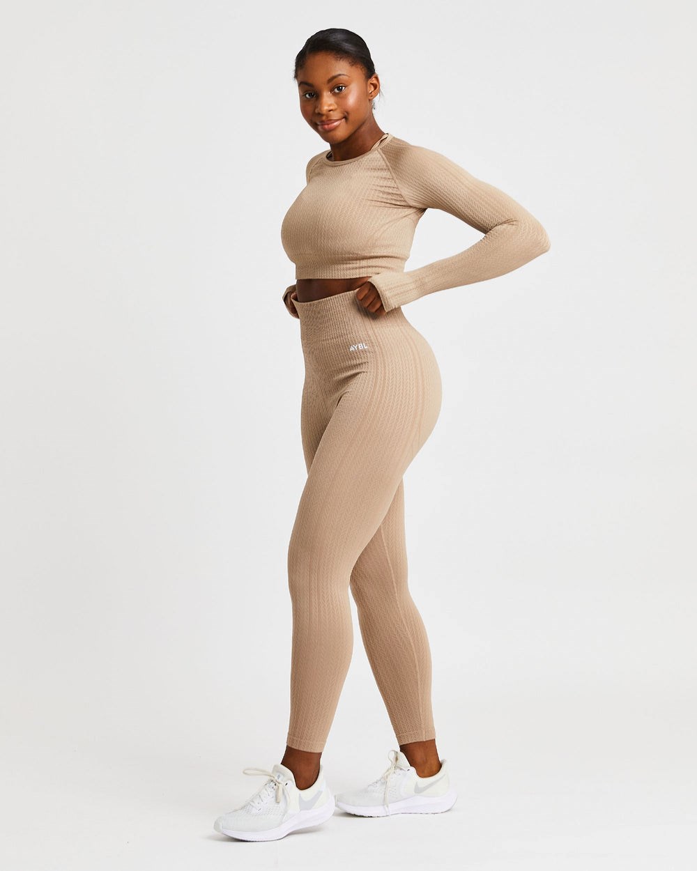 AYBL Luxe Seamless Long Sleeve Crop Top Mocha | 49176-NJUF