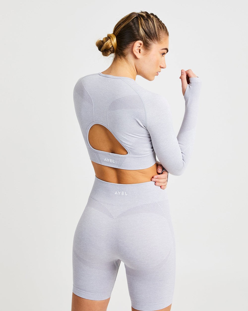 AYBL Motion Seamless Long Sleeve Crop Top Hellgrau | 96728-TIMO