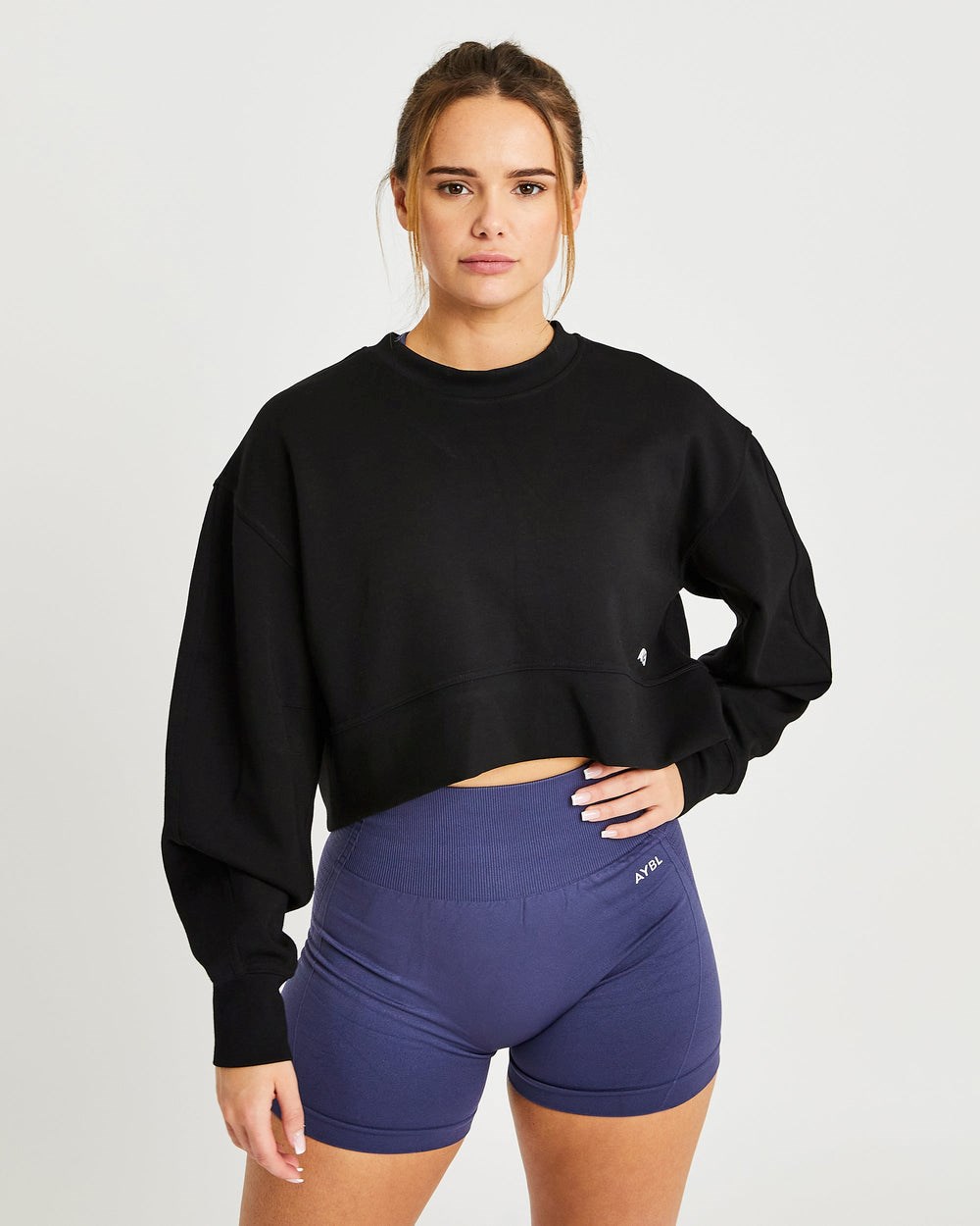 AYBL Oversized Crop Jumper Schwarz | 97348-BAMO