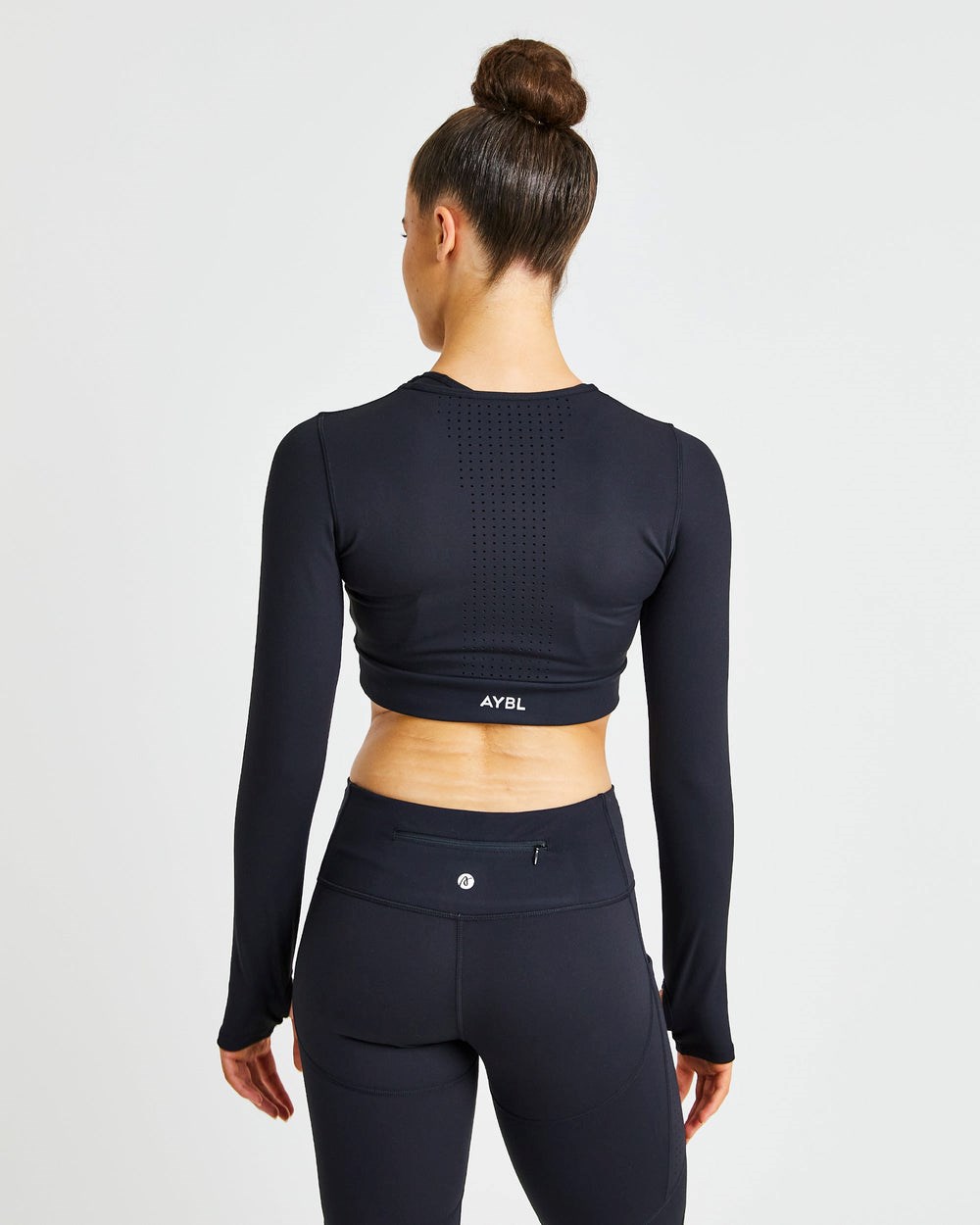 AYBL Pace Long Sleeve Crop Top Schwarz | 64012-MJVK