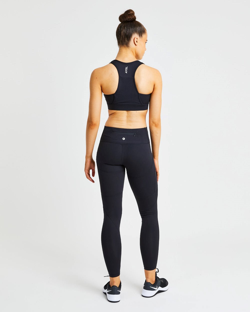 AYBL Pace Sports Bra Schwarz | 38941-YDCP