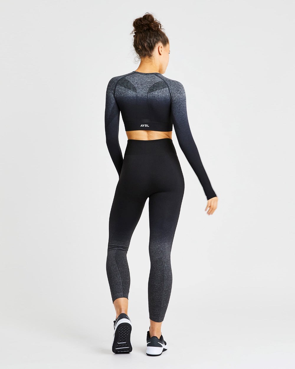 AYBL Pulse Ombré Seamless Long Sleeve Crop Top Black/Grey | 32170-VCJM