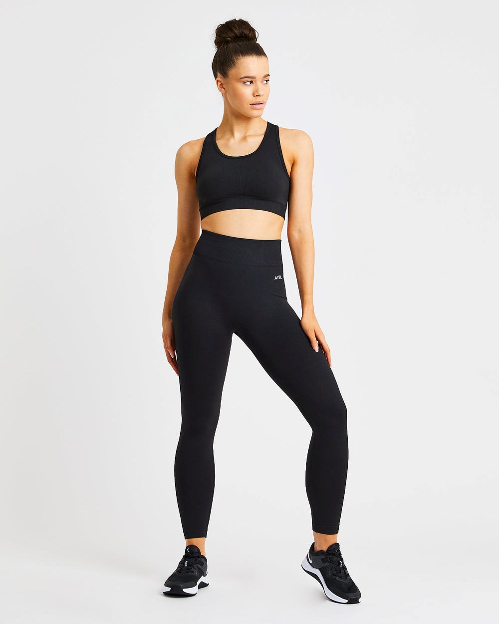 AYBL Pulse Seamless Sports Bra Schwarz | 89035-WEJR