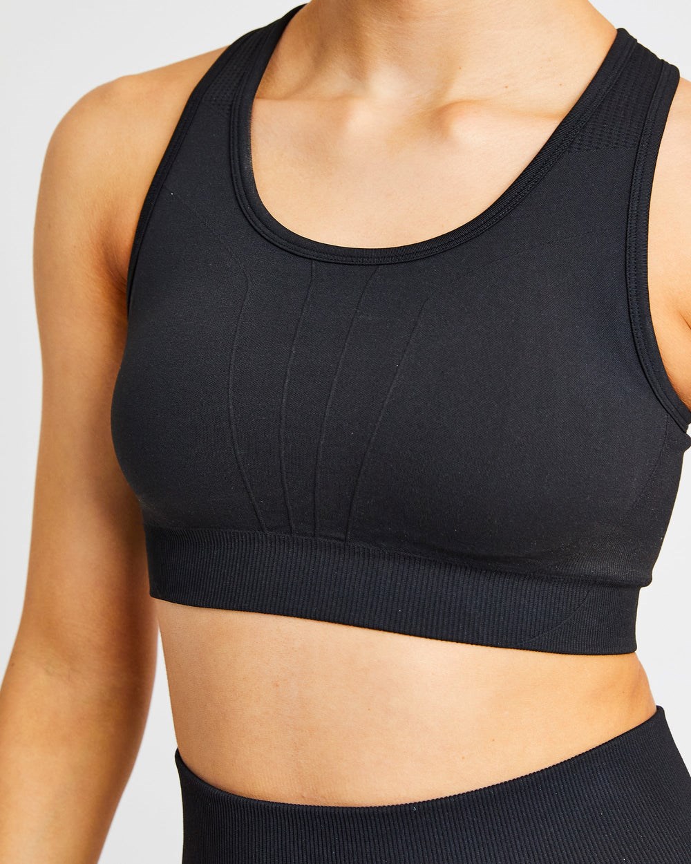 AYBL Pulse Seamless Sports Bra Schwarz | 89035-WEJR