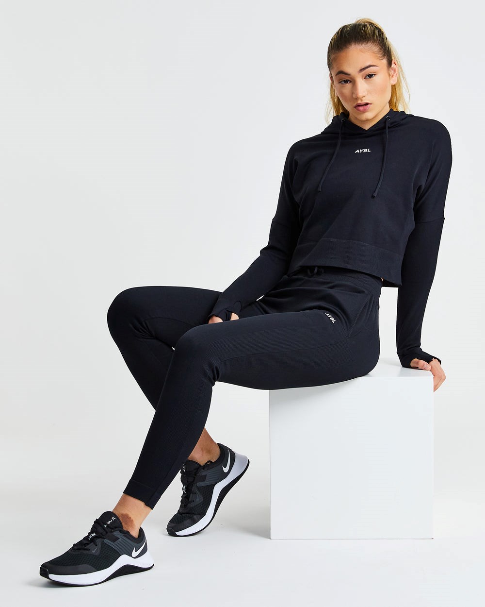 AYBL Recovery Joggers Schwarz | 16392-FRBG