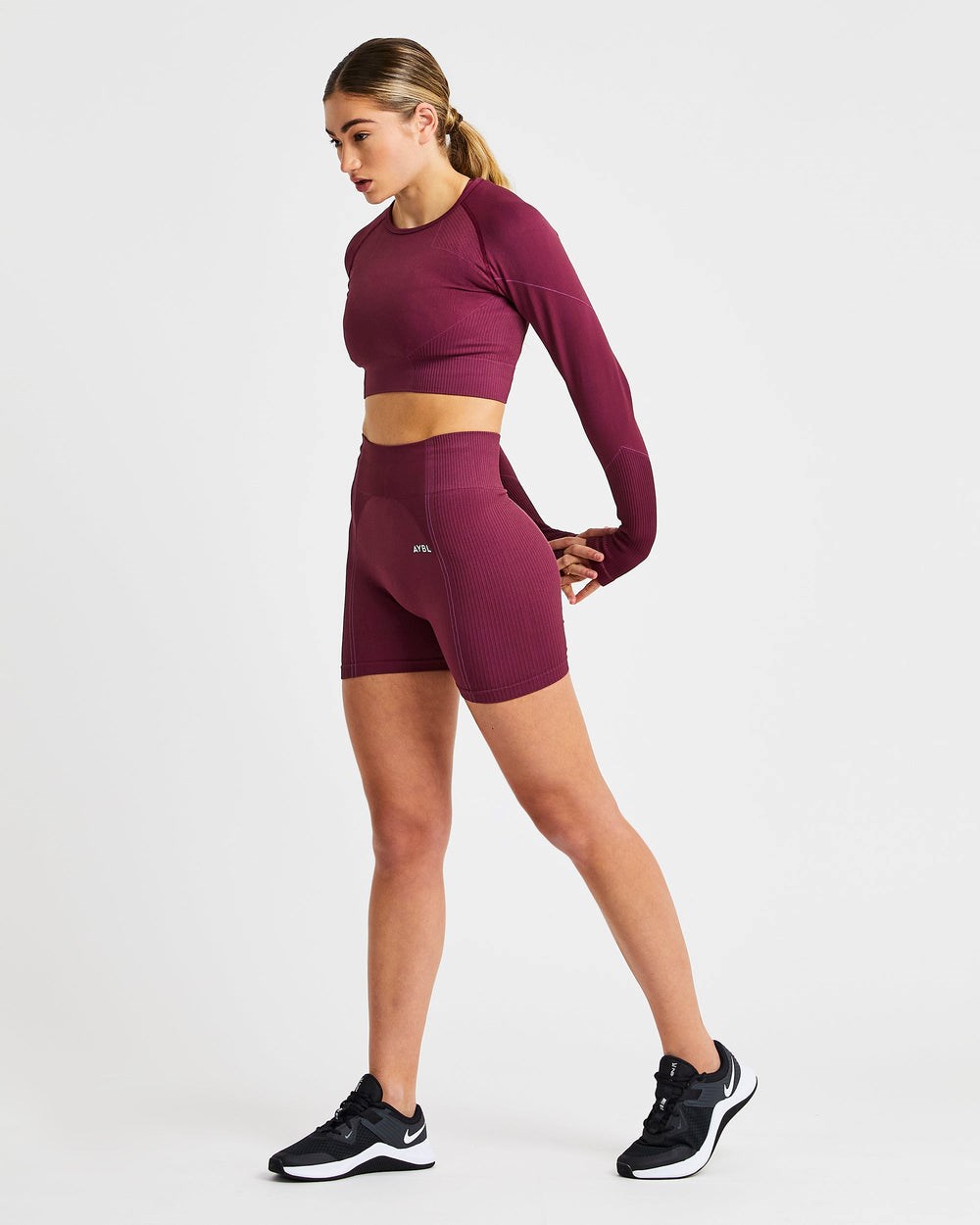 AYBL Reflex Seamless Long Sleeve Crop Top Plum | 40185-RVWH