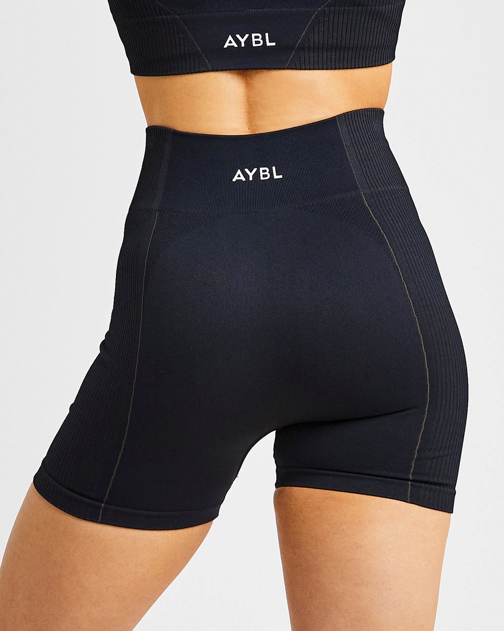 AYBL Reflex Seamless Shorts Schwarz | 43586-LAHT