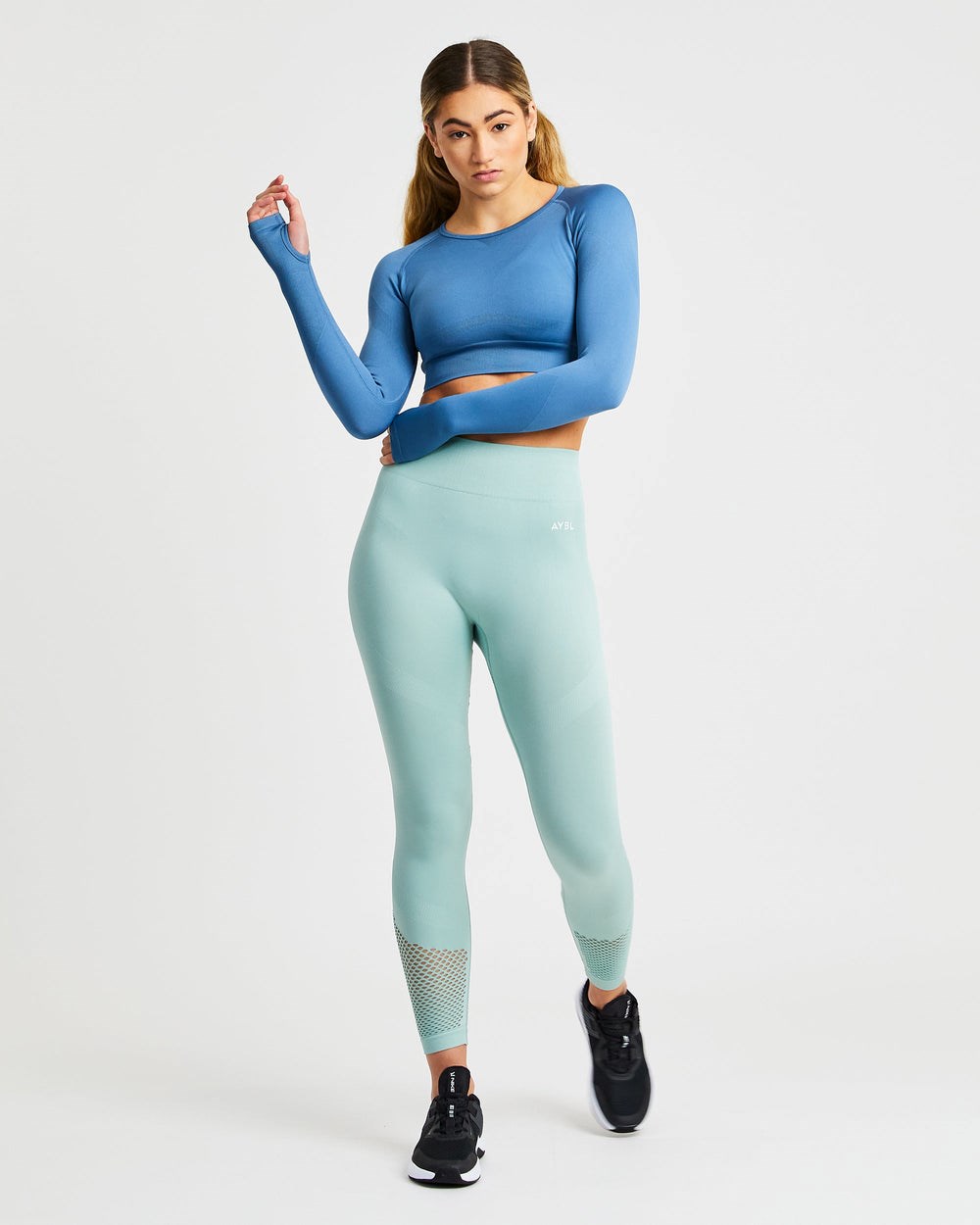 AYBL Reform Seamless Long Sleeve Crop Top Blau | 37201-KGSL