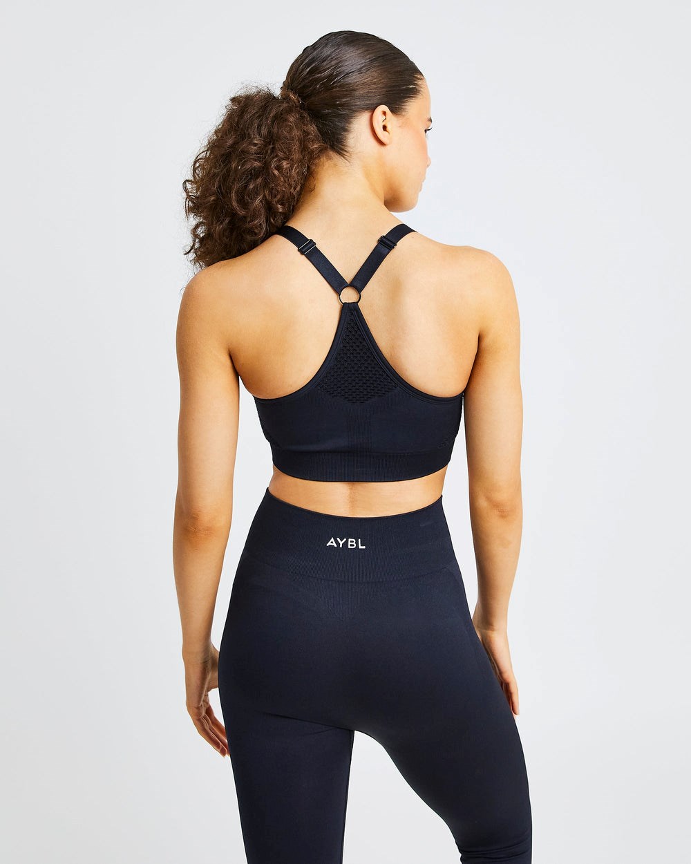 AYBL Reform Seamless Sports Bra Schwarz | 74368-OHNG