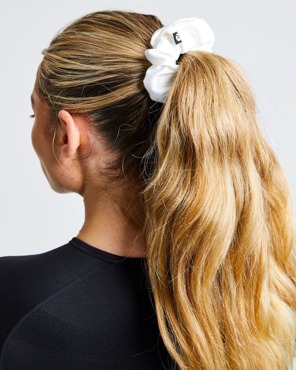 AYBL Scrunchie 4 Pack White/Black/Charcoal/Navy | 41506-RQWN