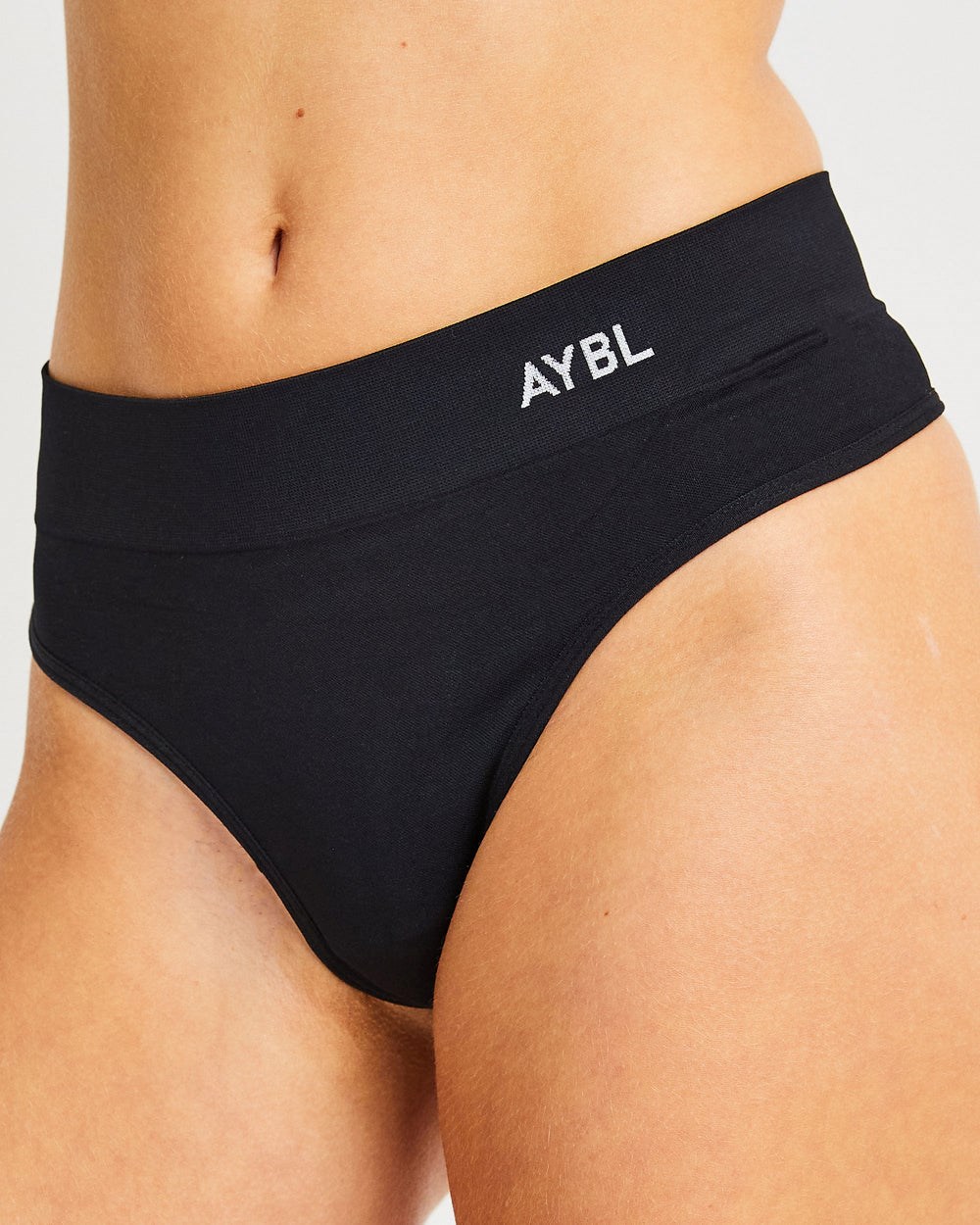 AYBL Seamless High Rise Tanga Schwarz | 90285-JWMA