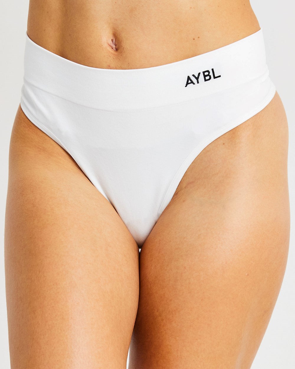 AYBL Seamless High Rise Tanga Weiß | 84579-AVSD