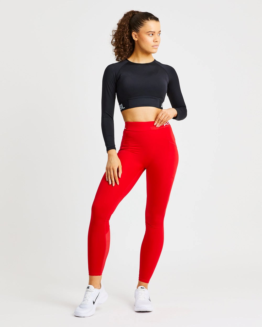 AYBL Sport Long Sleeve Crop Top Schwarz | 73402-YRTN