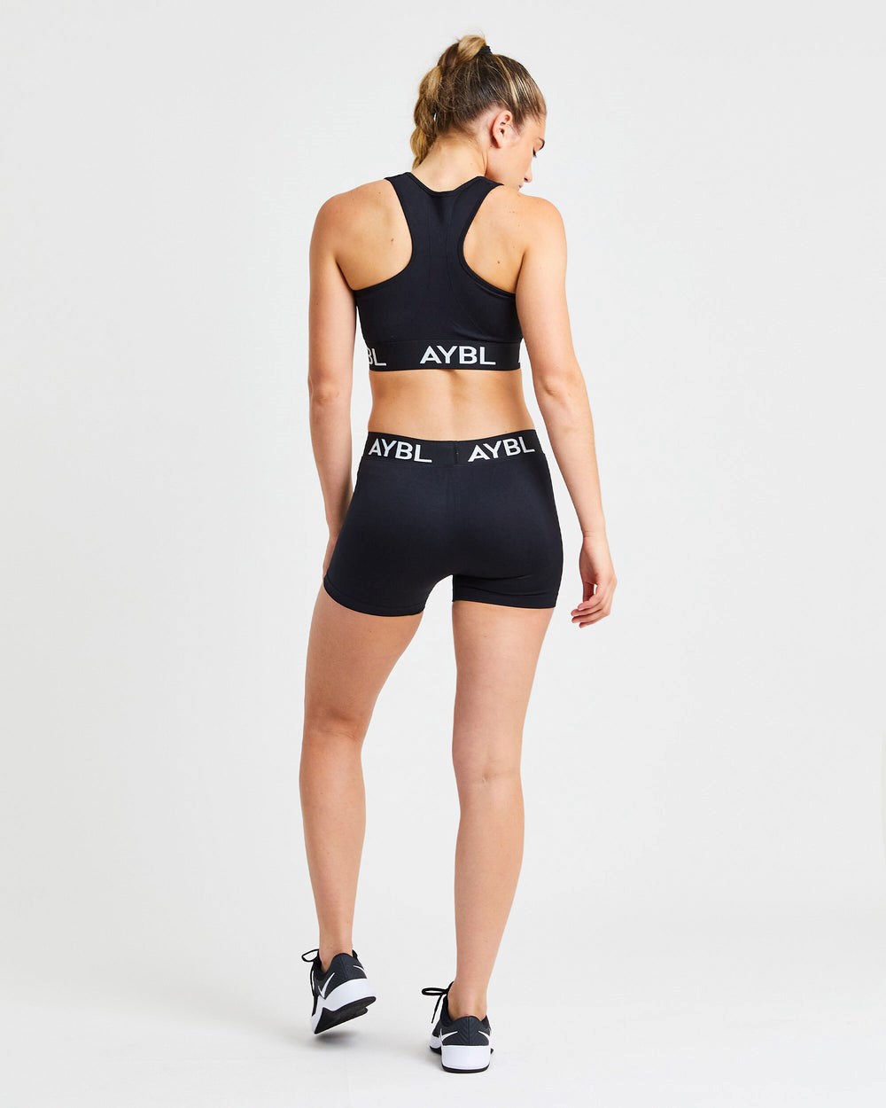 AYBL Staple Seamless Low Rise Shorts Schwarz | 92615-NCAP