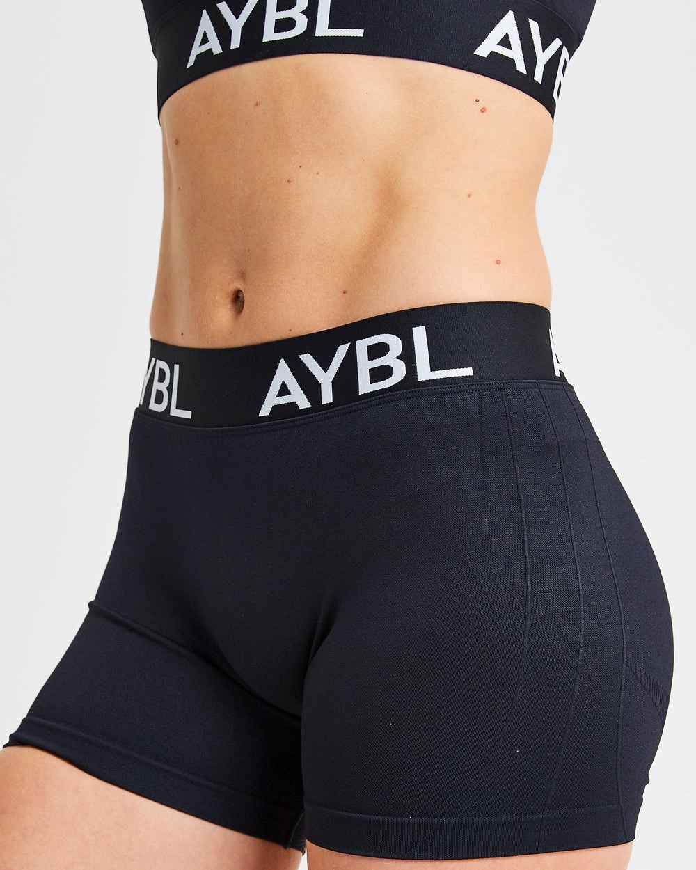 AYBL Staple Seamless Low Rise Shorts Schwarz | 92615-NCAP