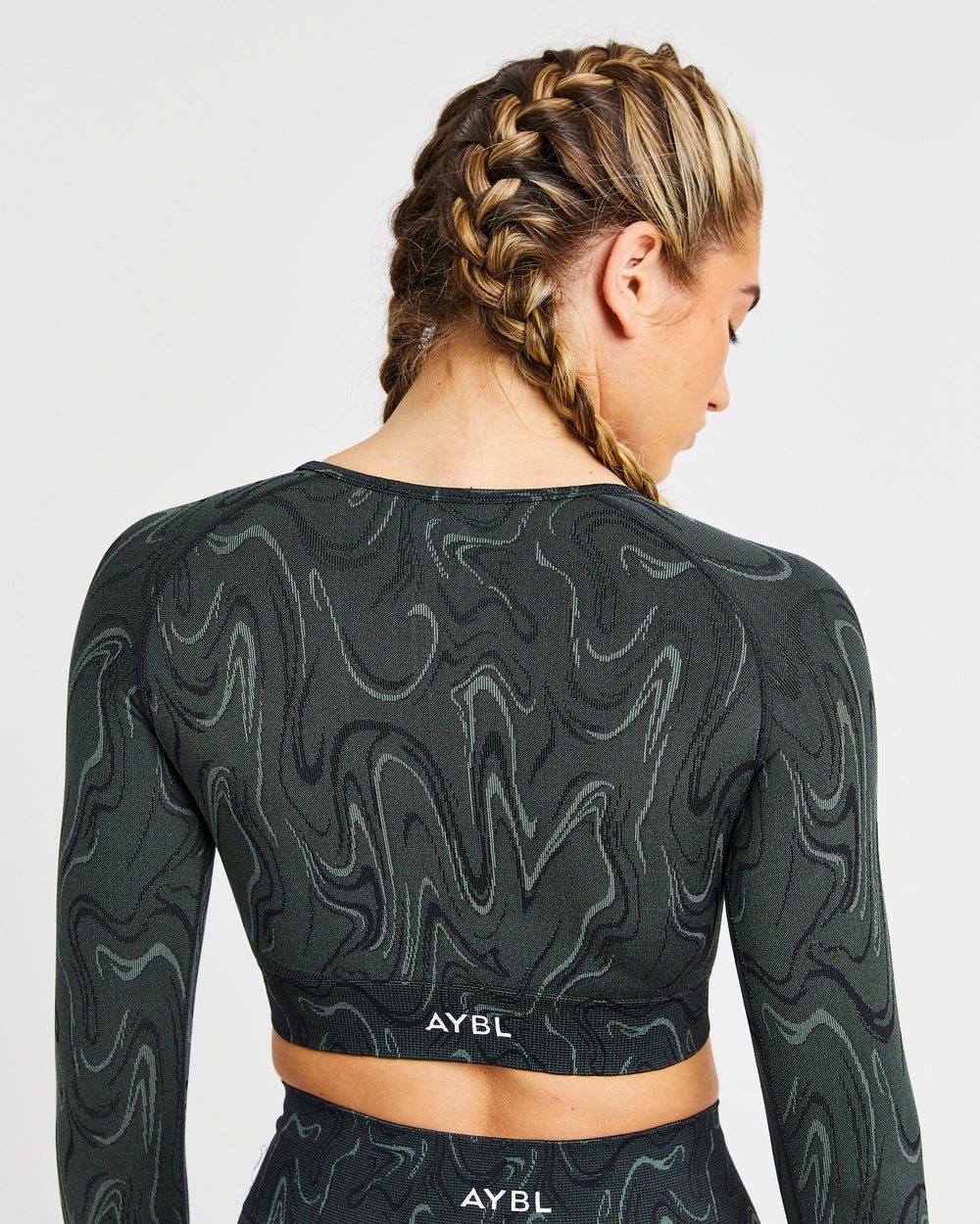 AYBL Velocity Seamless Long Sleeve Crop Top Schwarz | 35976-DYEG